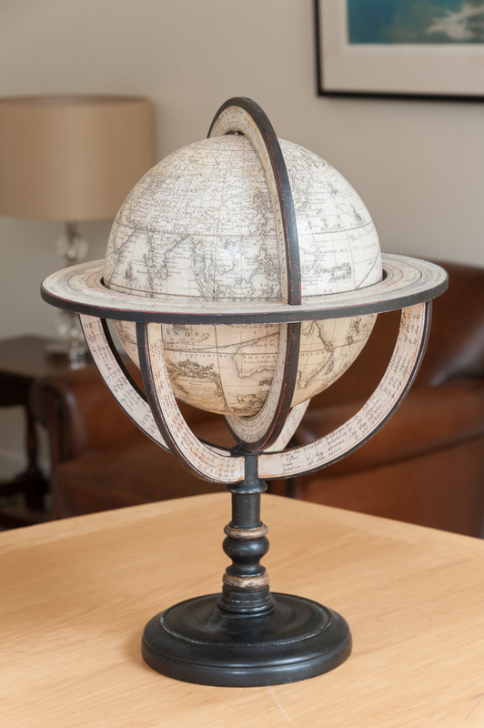 table globe